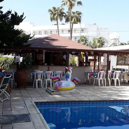 Apartamento Natasha's *